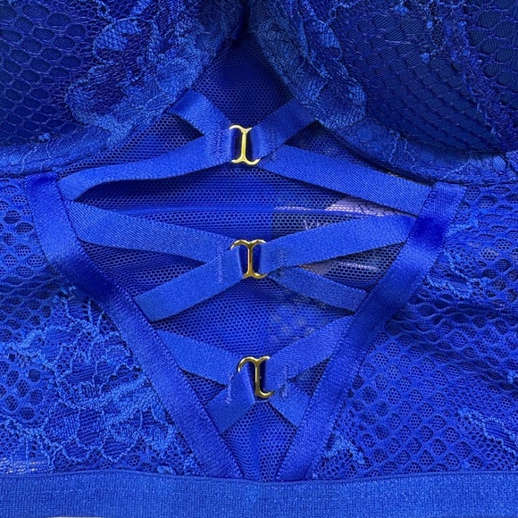 NWT Victoria's Secret Bombshell Strappy Fishnet Lace Push-Up Corset Bra 32B - Picture 4 of 7